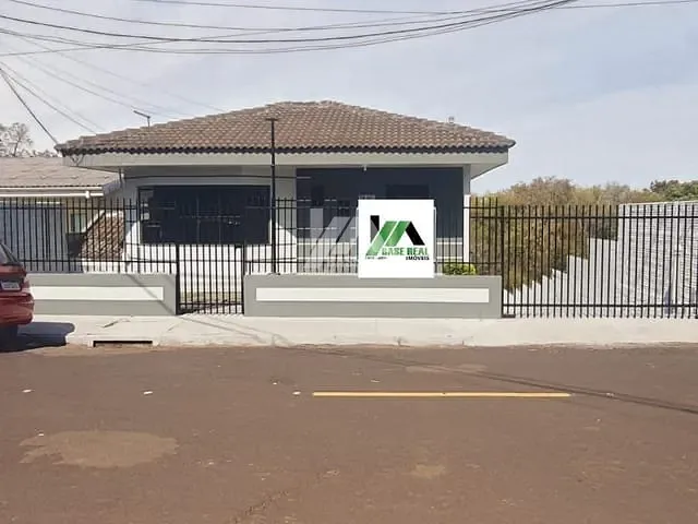 Sobrado com 194m² 3 quartos e 2 banheiros, para alugar, no bairro Dos Estados em Guarapuava
