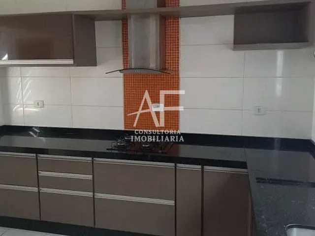 Sobrado com 225m² 3 quartos e 2 banheiros, à venda, no bairro Vila Areao em Taubaté