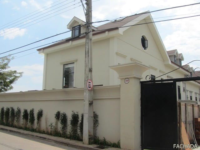 Sobrado com 350m² 4 quartos e 2 banheiros, à venda, no bairro Vila Esperia Ou Giglio em Atibaia