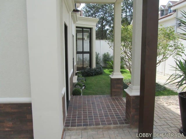 Sobrado com 350m² 4 quartos e 2 banheiros, à venda, no bairro Vila Esperia Ou Giglio em Atibaia