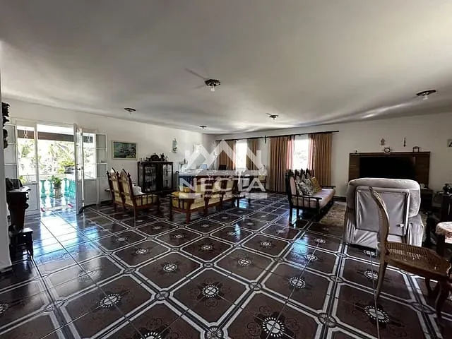 Sobrado com 720m² 5 quartos e 6 banheiros, à venda, no bairro Cidade Jardim em Caraguatatuba