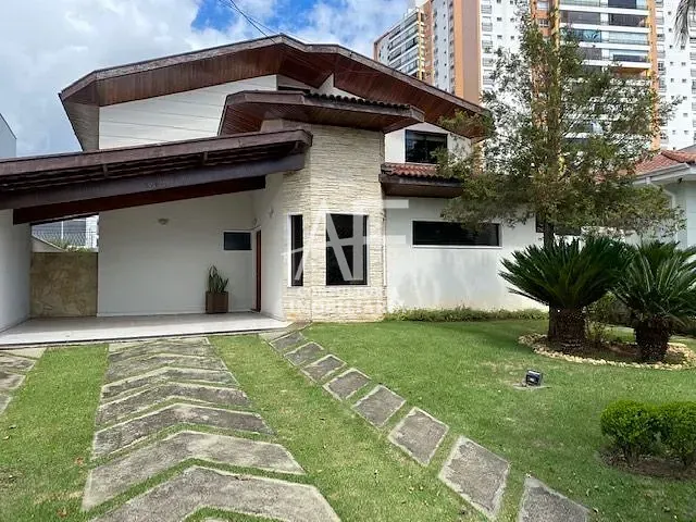 Sobrado com 440m² 4 quartos e 3 banheiros, à venda, no bairro Condomínio Village Taubaté em Taubaté