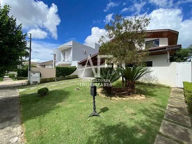 Sobrado com 440m² 4 quartos e 3 banheiros, à venda, no bairro Condomínio Village Taubaté em Taubaté