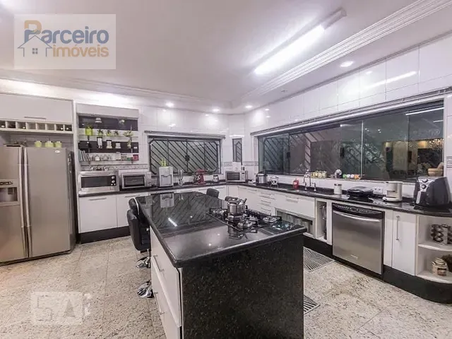 Casa com 348m² 4 quartos e 1 banheiro, à venda, no bairro Vila Nova Manchester em São Paulo