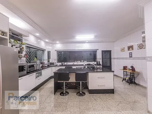 Casa com 348m² 4 quartos e 1 banheiro, à venda, no bairro Vila Nova Manchester em São Paulo