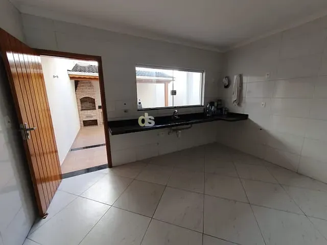 Sobrado 3 quartos e 4 banheiros, à venda ou para alugar, no bairro Jardim Virginia Bianca em São Paulo