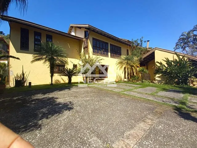 Sobrado com 740m² 7 quartos e 6 banheiros, à venda, no bairro Loteamento Recanto Sandra em Caraguatatuba