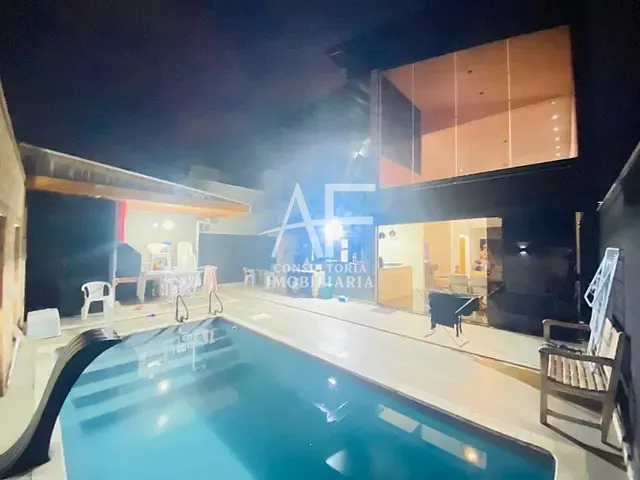 Sobrado com 277m² 4 quartos e 4 banheiros, à venda, no bairro Campos Do Conde em Tremembé