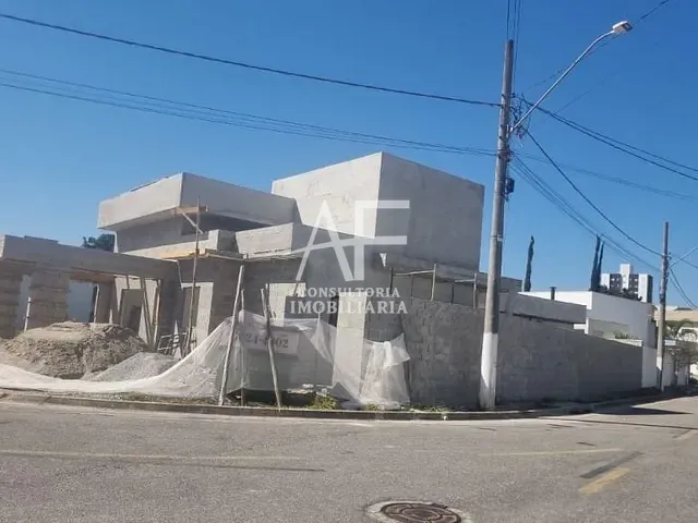 Sobrado com 253m² 3 quartos e 2 banheiros, à venda, no bairro Vila Nossa Senhora Auxiliadora em Tremembé