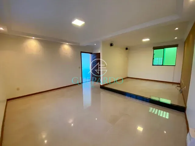 Sobrado 3 quartos e 2 banheiros, à venda, no bairro Jardim Tarumã em Londrina