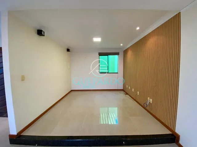 Sobrado 3 quartos e 2 banheiros, à venda, no bairro Jardim Tarumã em Londrina