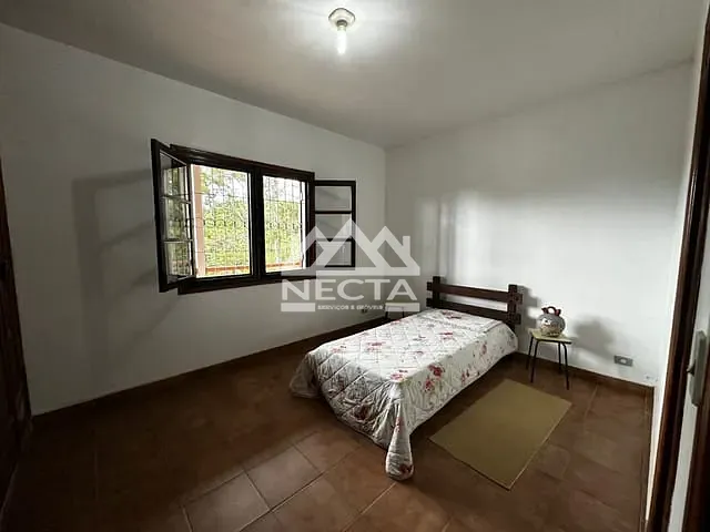 Sobrado com 2665m² 4 quartos e 2 banheiros, à venda, no bairro Jardim Casa Branca em Caraguatatuba