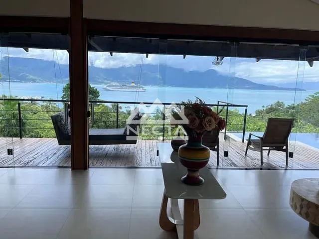 Sobrado com 700m² 4 quartos e 4 banheiros, à venda, no bairro Santa Tereza em Ilhabela