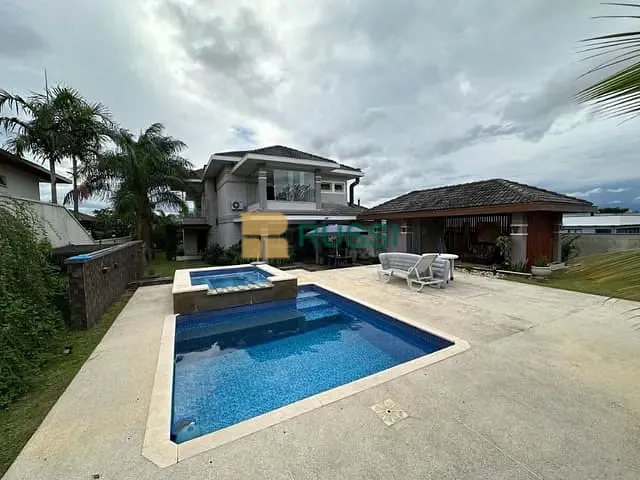 Sobrado com 1000m² 4 quartos e 5 banheiros, à venda, no bairro Parque Mirante Do Vale em Jacareí