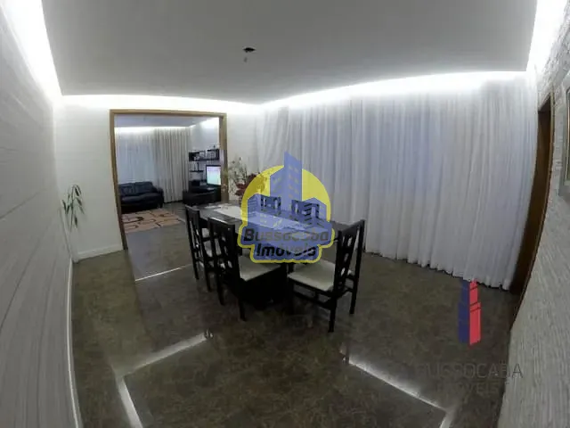 Sobrado com 375m² 4 quartos e 2 banheiros, à venda, no bairro Umuarama em Osasco