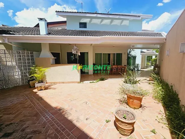 Sobrado com 360m² 3 quartos e 2 banheiros, à venda, no bairro Urbanova em São José dos Campos