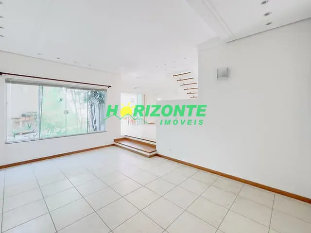 Sobrado com 360m² 3 quartos e 2 banheiros, à venda, no bairro Urbanova em São José dos Campos