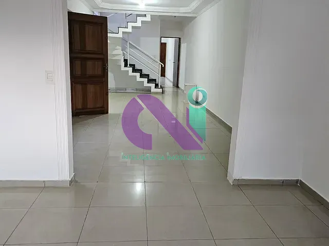 Sobrado com 300m² 4 quartos e 2 banheiros, à venda, no bairro Vila Yara em Osasco