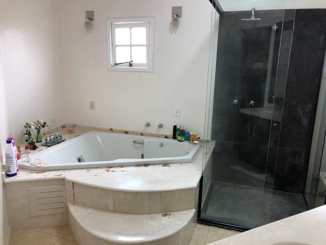 Sobrado com 375m² 3 quartos e 4 banheiros, à venda, no bairro Fazendinha em Itajaí