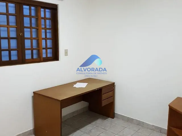 Sobrado com 250m² 4 quartos e 1 banheiro, à venda, no bairro Jardim das Indústrias em São José dos Campos