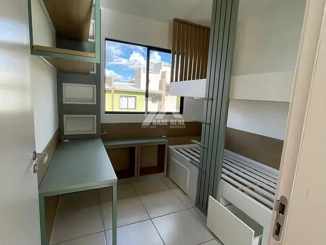 Sobrado 2 quartos e 2 banheiros, à venda, no bairro Jardim Carvalho em Ponta Grossa
