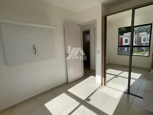 Sobrado 2 quartos e 2 banheiros, à venda, no bairro Jardim Carvalho em Ponta Grossa