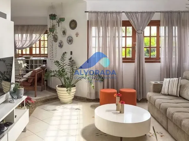 Sobrado com 595m² 3 quartos e 2 banheiros, à venda, no bairro Jardim Terras de São João em Jacareí