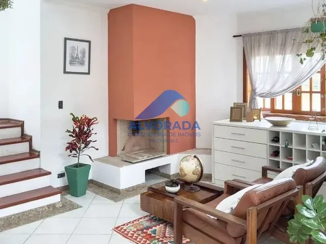 Sobrado com 595m² 3 quartos e 2 banheiros, à venda, no bairro Jardim Terras de São João em Jacareí