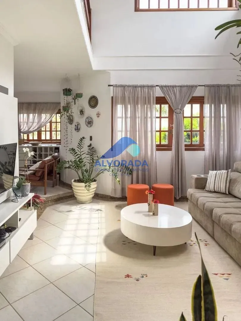 Sobrado, 3 quartos, 308 m² - Foto 1