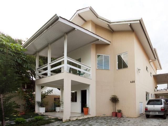 Sobrado com 500m² 6 quartos e 7 banheiros, à venda, no bairro Praia dos Amores em Balneário Camboriú