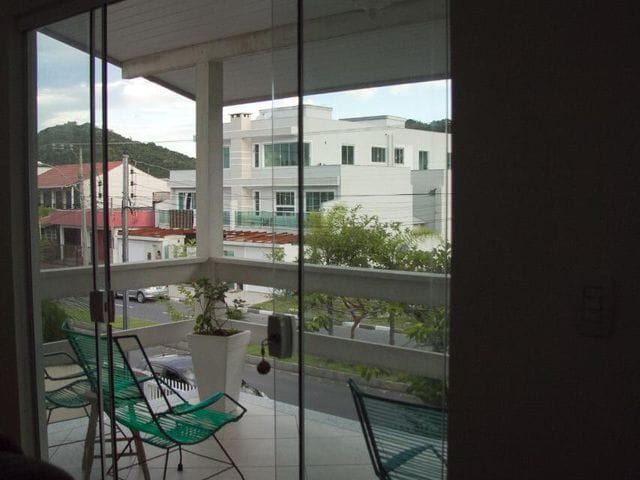 Sobrado com 500m² 6 quartos e 7 banheiros, à venda, no bairro Praia dos Amores em Balneário Camboriú