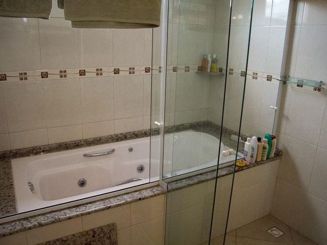 Sobrado com 500m² 6 quartos e 7 banheiros, à venda, no bairro Praia dos Amores em Balneário Camboriú