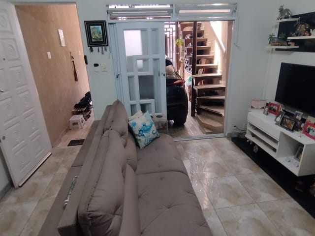 Foto do Sobrado - 🏡 Sobrado à Venda com 3 Dormitórios e Suíte – 120m² Reformado e Pronto para Morar🌟 | Organização Imobiliária Açores