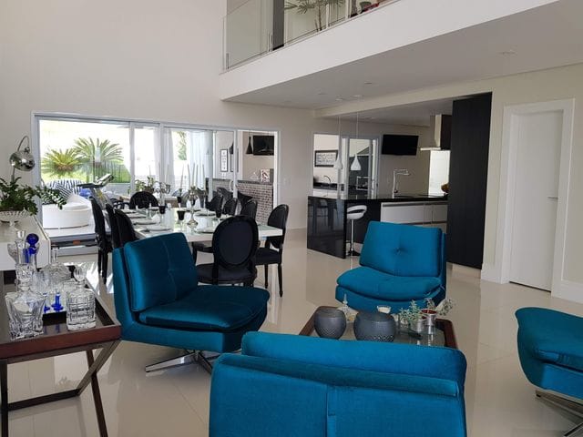 Sobrado com 900m² 4 quartos e 5 banheiros, à venda, no bairro Condomínio Reserva do Paratehy em São José dos Campos