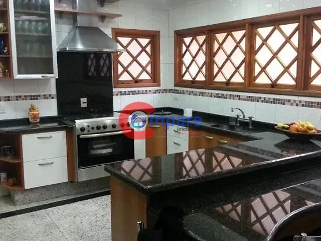 Sobrado com 250m² 3 quartos e 1 banheiro, à venda, no bairro Jardim Paraventi em Guarulhos