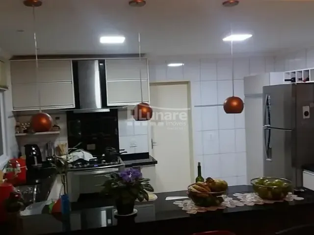 Sobrado 3 quartos e 4 banheiros, à venda, no bairro Residencial Algarve em Mogi das Cruzes