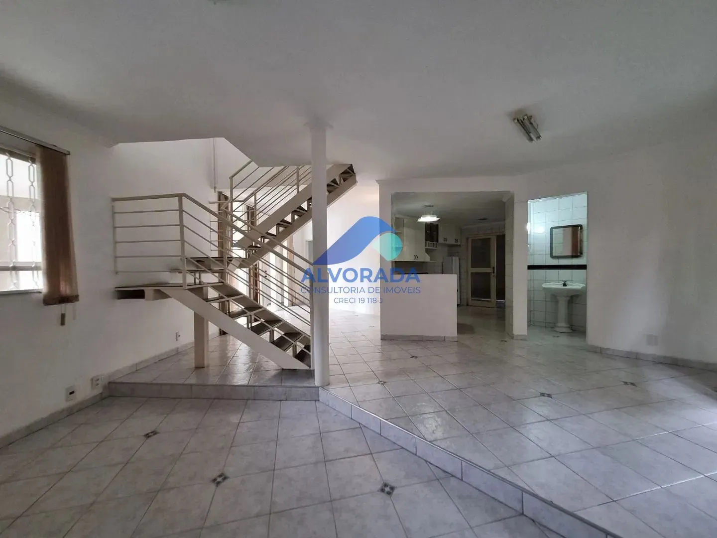 Sobrado, 3 quartos, 309 m² - Foto 1