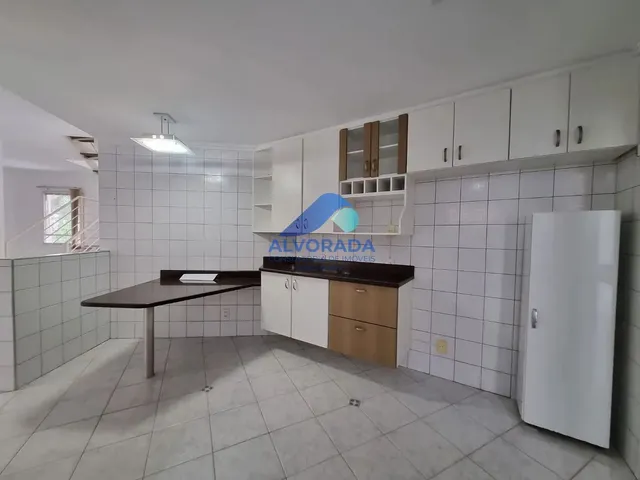 Sobrado com 252m² 3 quartos e 2 banheiros, à venda, no bairro Urbanova em São José Dos Campos