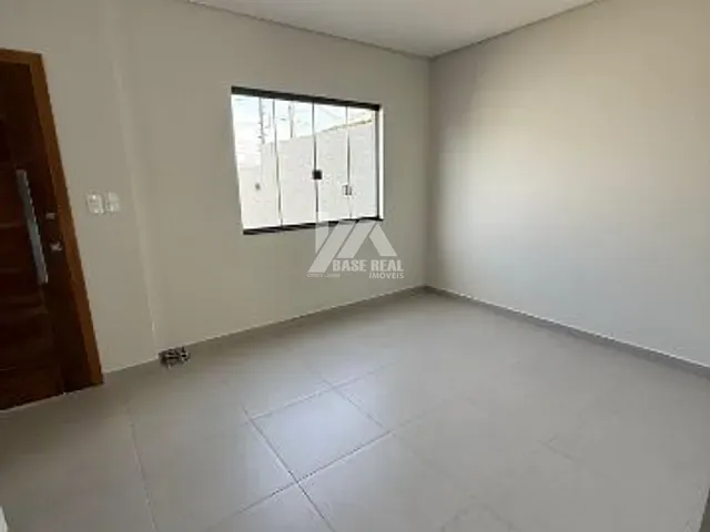 Sobrado 3 quartos e 4 banheiros, à venda, no bairro Boa Vista em Ponta Grossa