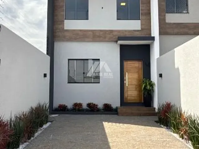 Sobrado 3 quartos e 4 banheiros, à venda, no bairro Boa Vista em Ponta Grossa