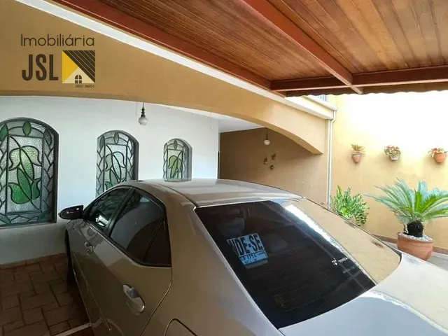 Sobrado com 196m² 4 quartos e 3 banheiros, à venda, no bairro Vera Cruz em Caçapava