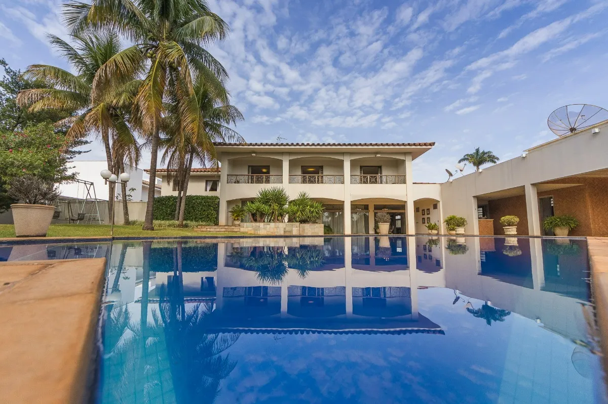 Sobrado para venda em Nova Jaboticabal com 7 quartos, sendo 4 suítes, 1,254m²