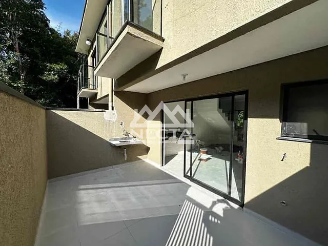 Casa com 83m² 2 quartos e 3 banheiros, à venda, no bairro Massaguaçu em Caraguatatuba