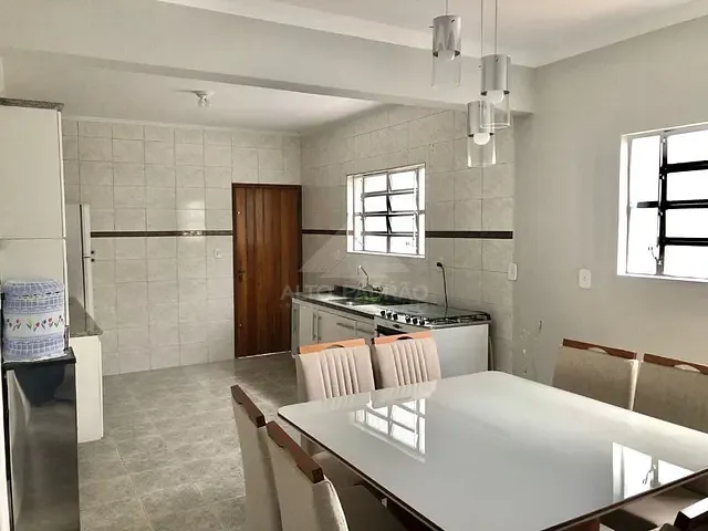 Sobrado com 150m² 3 quartos e 2 banheiros, à venda, no bairro Vila Nossa Senhora das Vitórias em Mauá