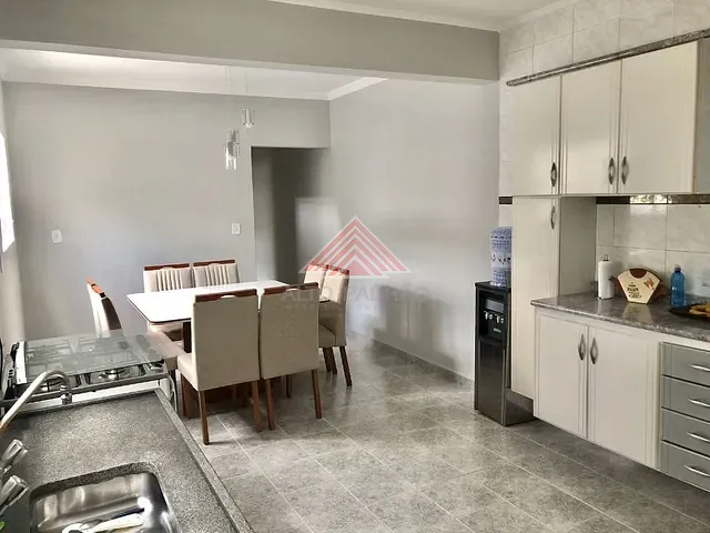 Sobrado com 150m² 3 quartos e 2 banheiros, à venda, no bairro Vila Nossa Senhora das Vitórias em Mauá