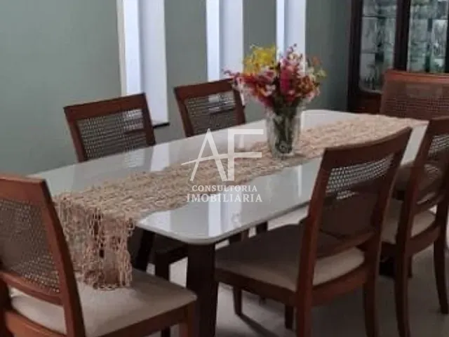 Sobrado com 260m² 3 quartos e 2 banheiros, à venda, no bairro Centro em Taubaté