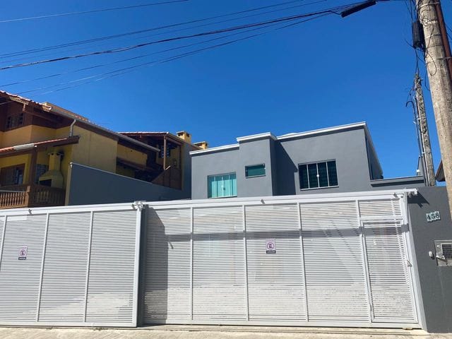 Sobrado à venda, no bairro Centro em Bombinhas