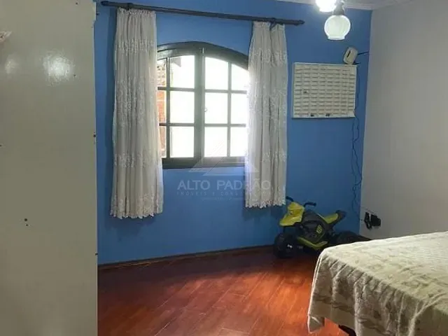Sobrado com 286m² 3 quartos e 3 banheiros, à venda, no bairro Vila Assis Brasil em Mauá