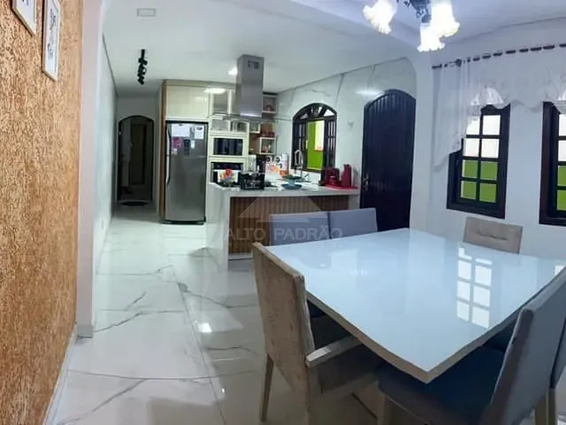 Sobrado com 286m² 3 quartos e 3 banheiros, à venda, no bairro Vila Assis Brasil em Mauá