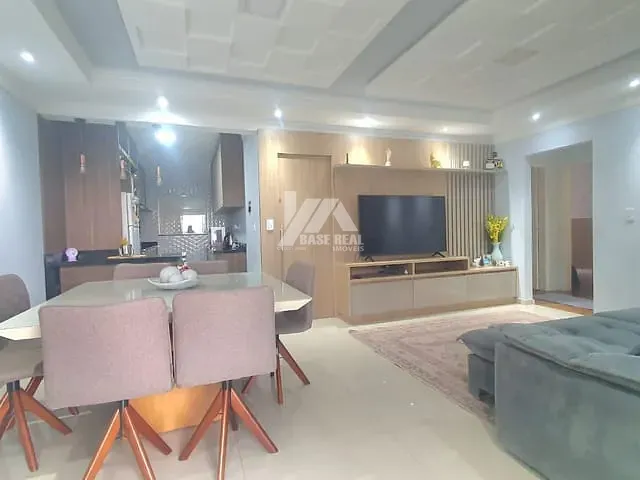 Sobrado com 200m² 4 quartos e 3 banheiros, à venda, no bairro Boa Vista em Ponta Grossa